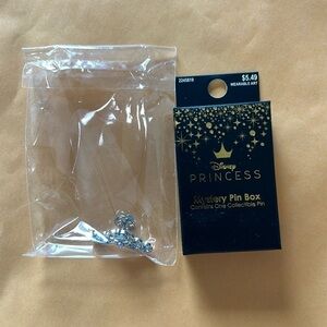 NWT Disney Princess Mystery Blind Box crown pin Cinderella